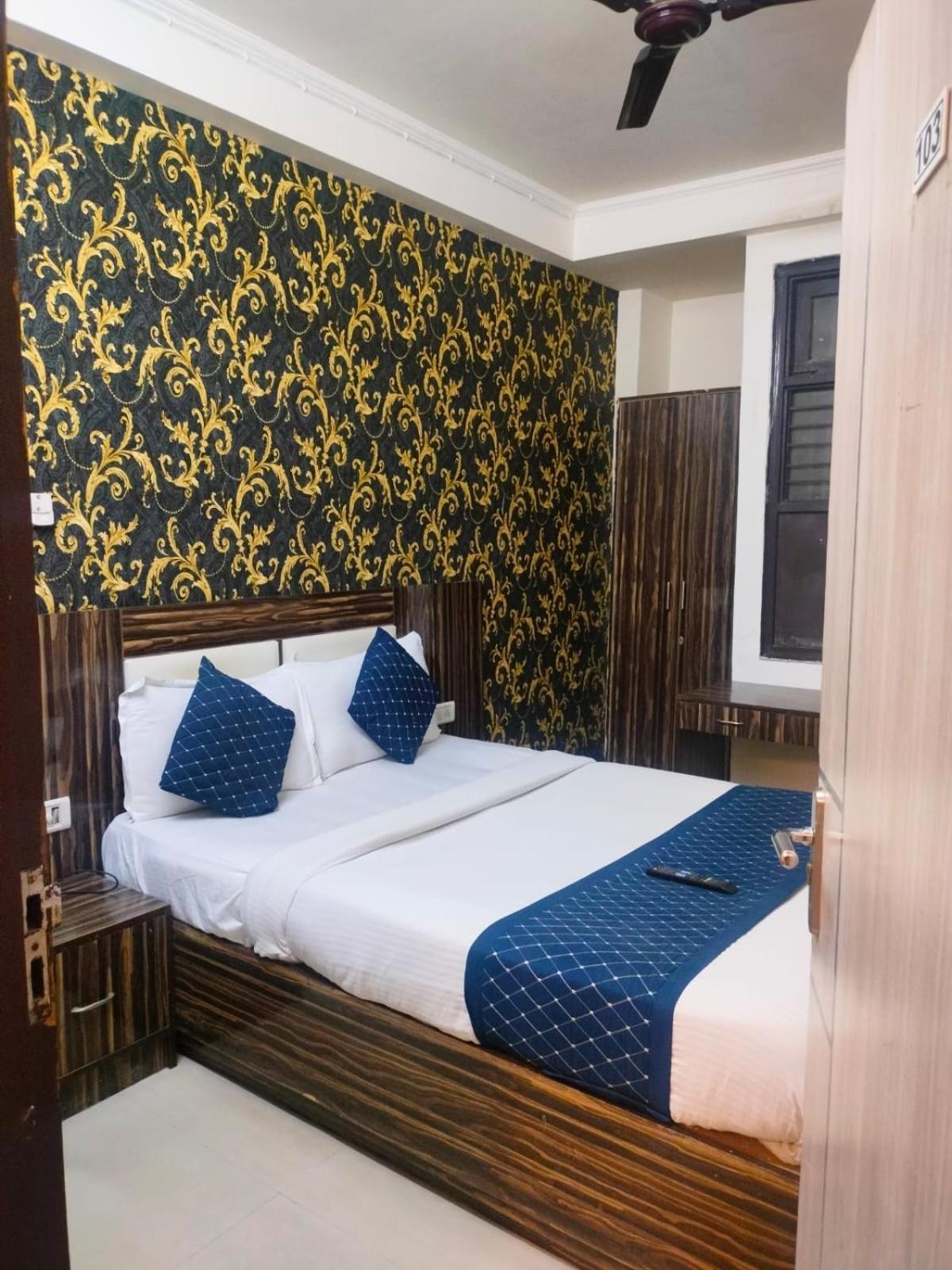 Suites Admiral Delhi Airport New Delhi Eksteriør bilde
