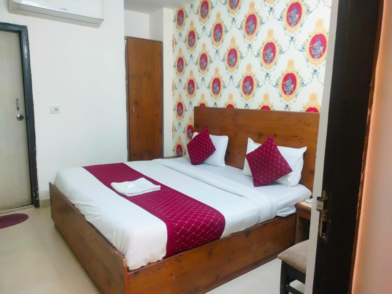Suites Admiral Delhi Airport New Delhi Eksteriør bilde