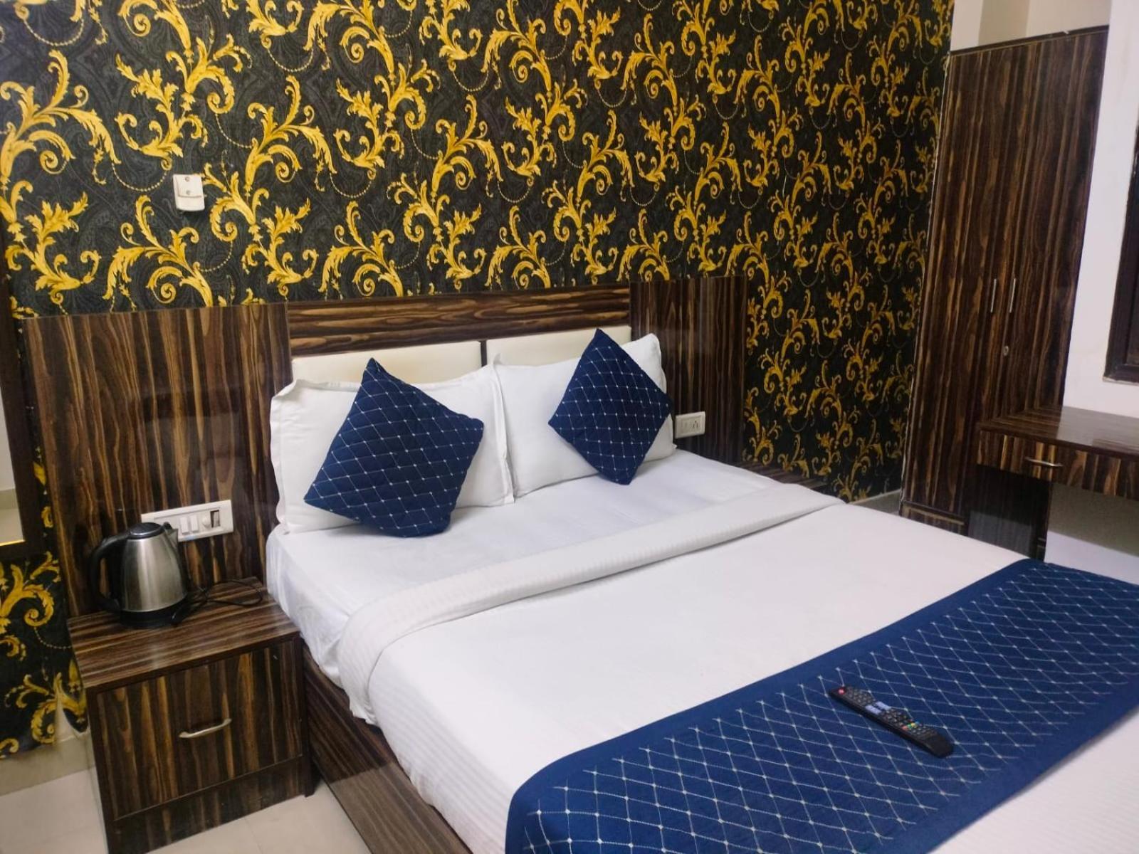 Suites Admiral Delhi Airport New Delhi Eksteriør bilde
